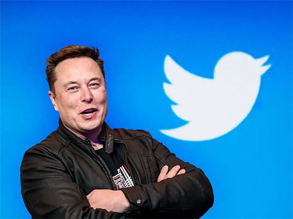 Musk’s Ego Costs Rs. 7,415,622,000 to Twitter!