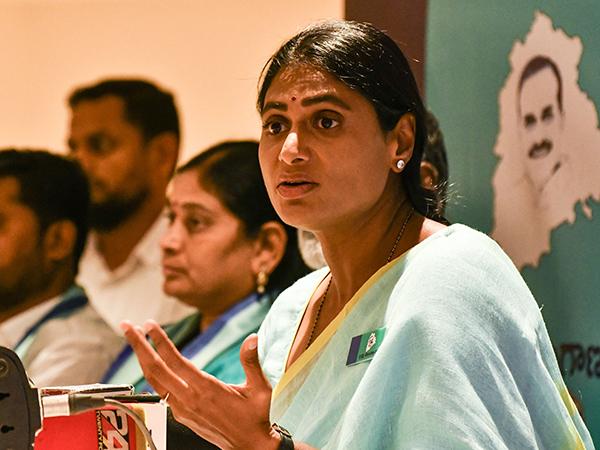 YS-Sharmila-CBI-Complaint-on-KCR-Kalesshwaram-Project