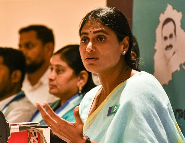 YS-Sharmila-CBI-Complaint-on-KCR-Kalesshwaram-Project