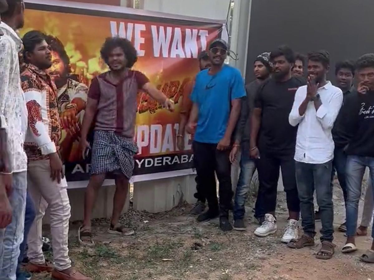 Allu Arjun Army: Intha Chinna Logic Ela Miss Ayyaru!