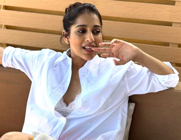Anchor Rashmi Gautam 