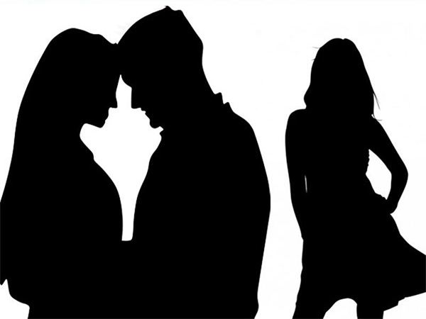 Fadeout Heroine's Fresh Affair With Young Hero!