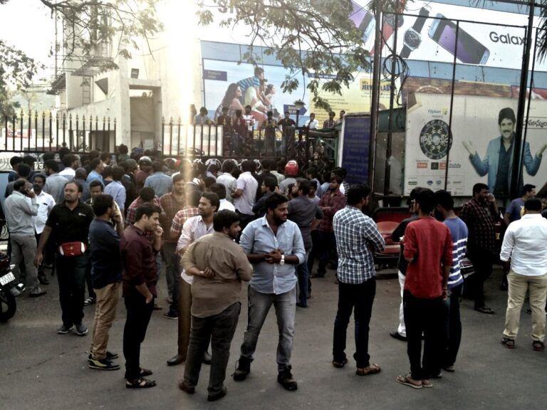 Hyderabad_Theater_Crowds_Movie_Fans