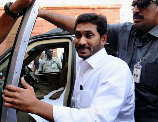 Jagan-Fears-To-Meet-People-Directly