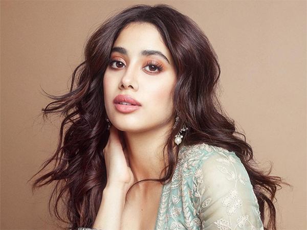Bollywood Beauty Deletes Deverakonda For NTR
