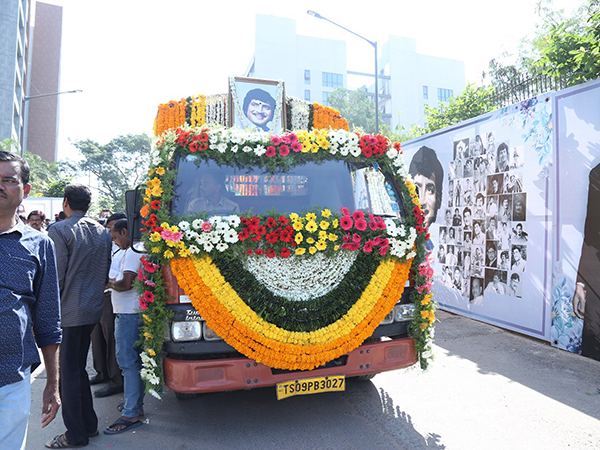Superstar-Krishna-Final-Rites