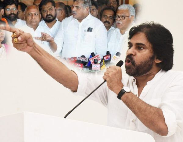 Pawan-Kalyan-YSRCP-Kapu-Leaders