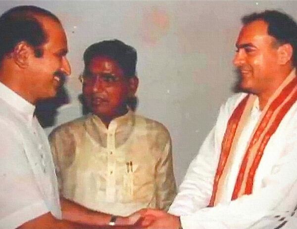 Super-Star-Krishna-Rajiv-Gandhi