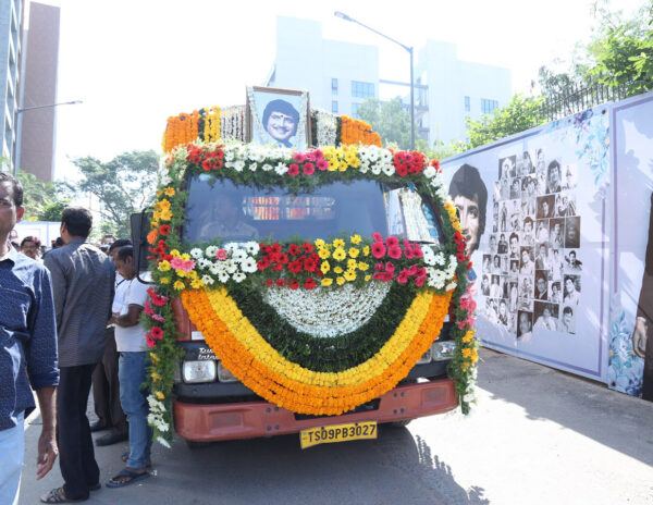 Superstar-Krishna-Final-Rites