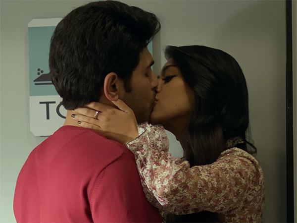 Urvasivo-Rakshasivo-Movie-Review