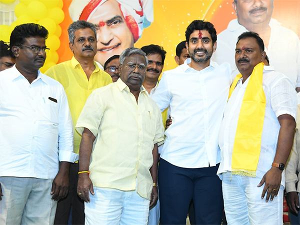 YSRCP-MLA-Alla-Rama-Krishna-Reddy-Followers-Joined-TDP