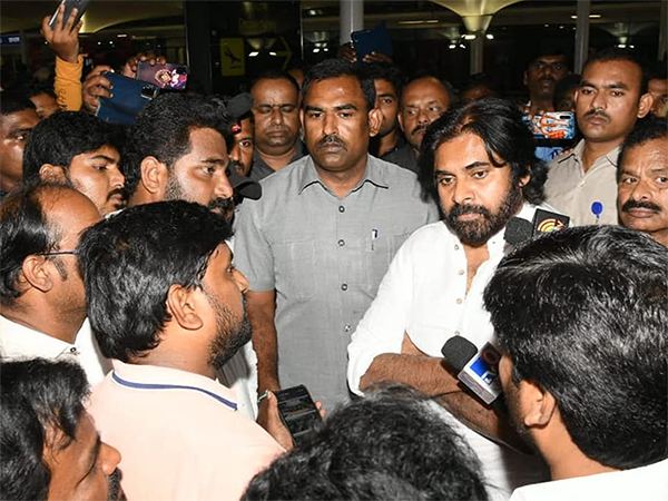 janasena-pawan-kalyan-meeting-with-bc-leaders-mangalagiri
