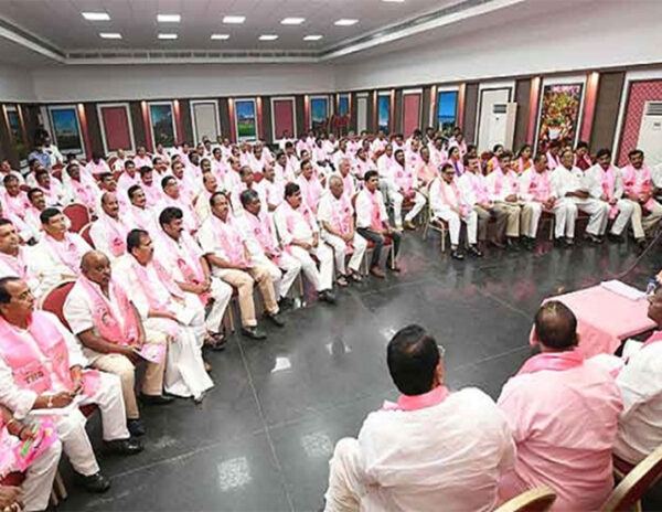 kcr said black mailed my daughter forced to change party 