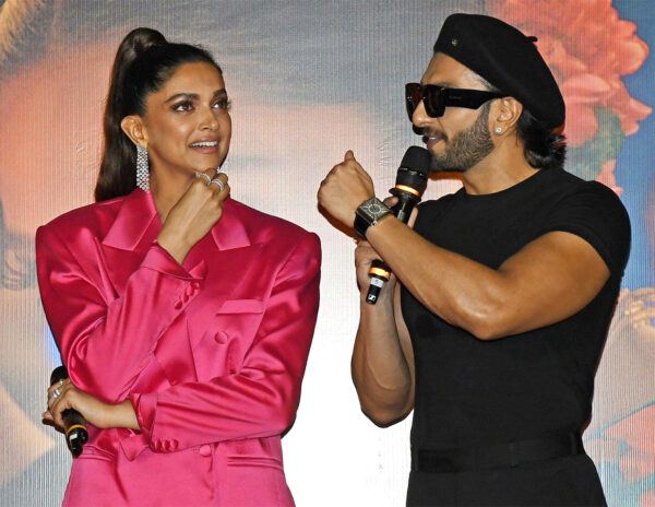 Pooja Hegde Insecure Of Deepika Padukone?
