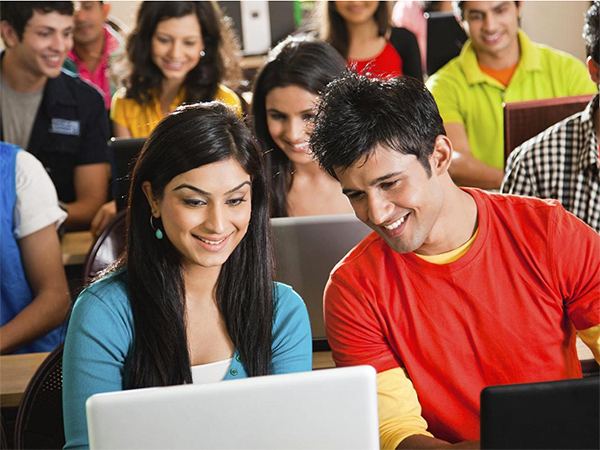 Desi Grads Earn More Than American Peers In U.S.
