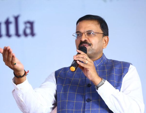 JD-LakshmiNarayana