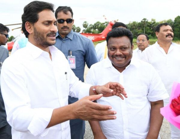 Jagan-Parvathipuram-MLA-Alajangi-Jogarao