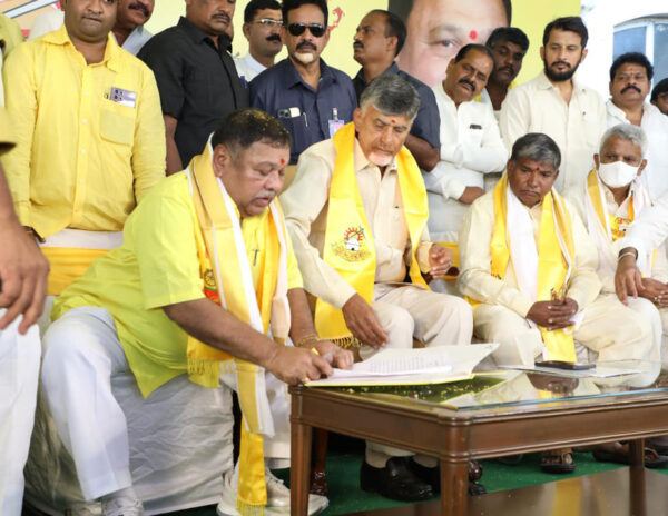 Kasani-Gnaneshwar-Mudhiraj-Chandrababu-Naidu