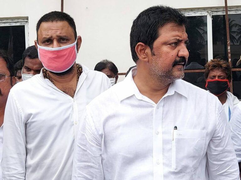 YSRCP-Kodali-nani-Vallabhaneni-Vamsi