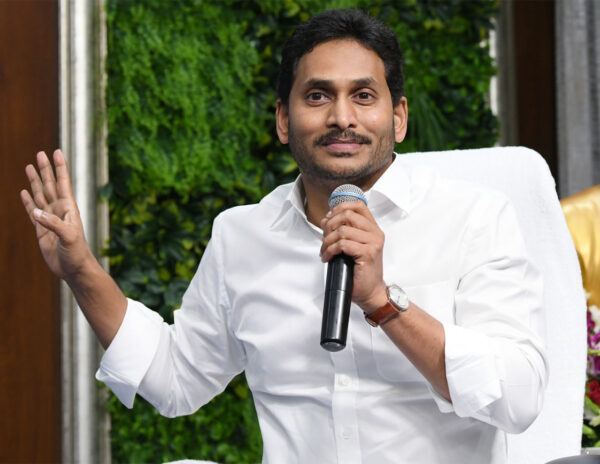 Jagan-Gadapa-Gadapa-Ku-Mana-Prabutvam-Review