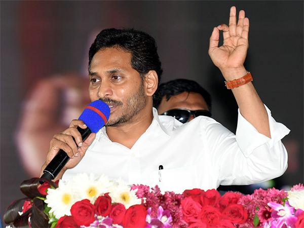 ys jagan at pulivendula meeting