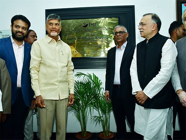 chandrababu naidu visited ISB on completing 20 years