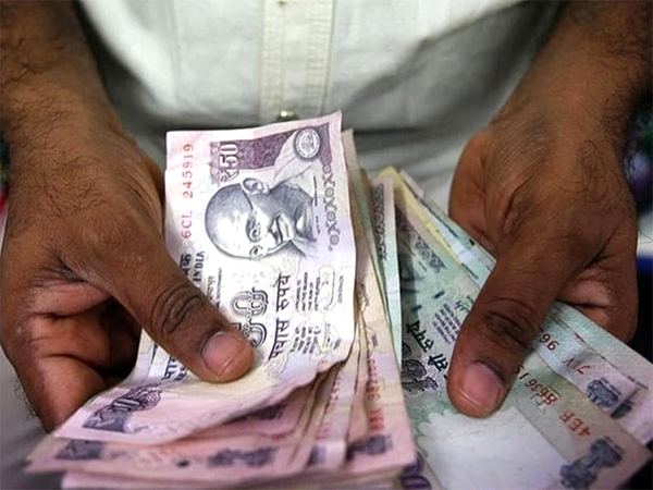 Fake Notes Distribution