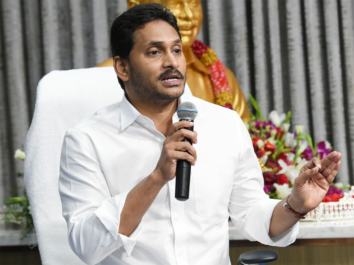 S Janga Reddy YS Jagan Mohan Reddy Lacks Minimum Courtesy!
