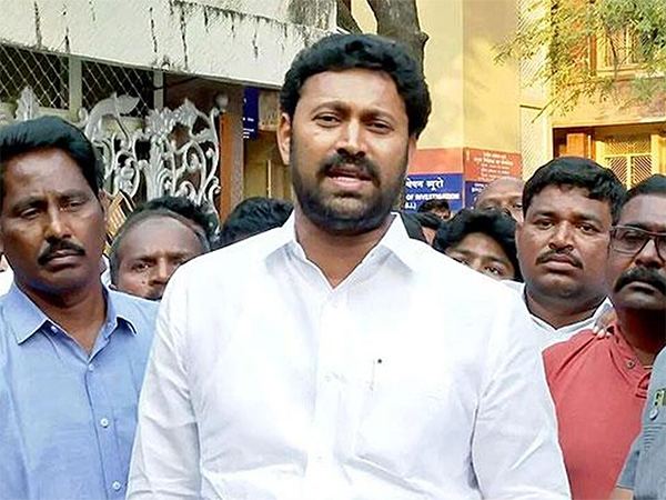 After 5 Hours Of CBI Grilling, Avinash Reddy's Dos & Donts To Media!