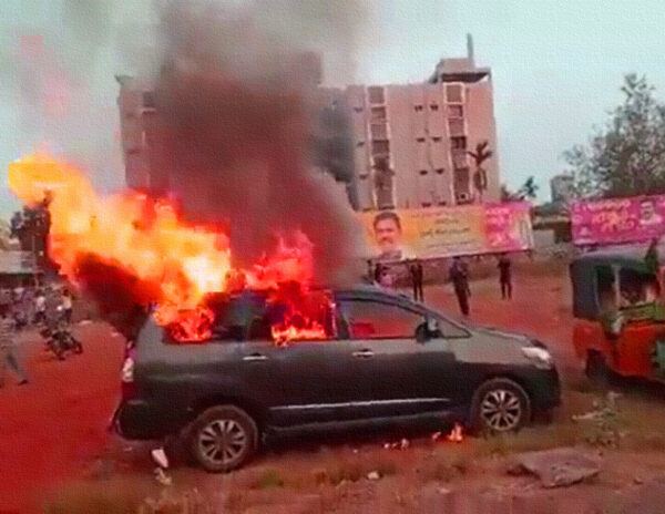 Gannavaram-TDP-Office-Attacked-by-MLA-Vallabhaneni-Vamsi-Followers