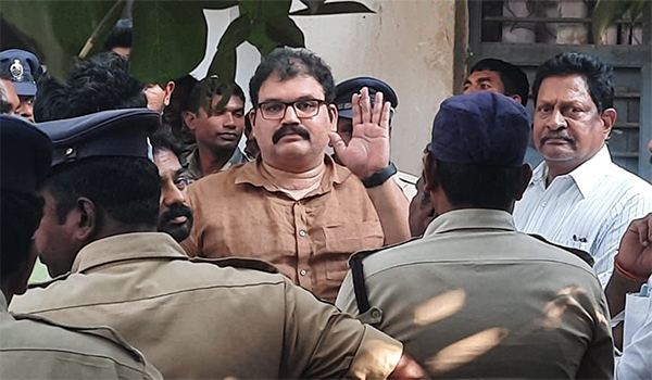 TDP’s Pattabhi Tortured By AP Police?