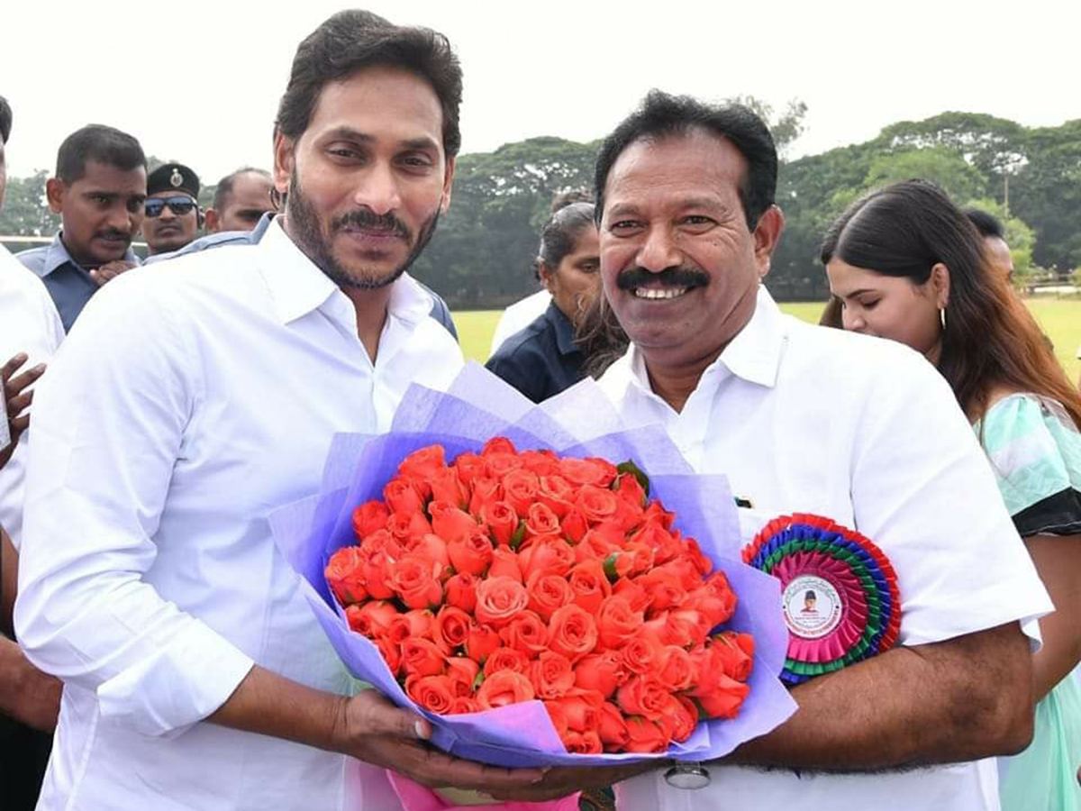 IT Raids On YCP MLA's Relatives!