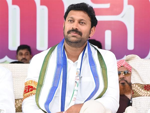 Third CBI Notice To MP Avinash Reddy