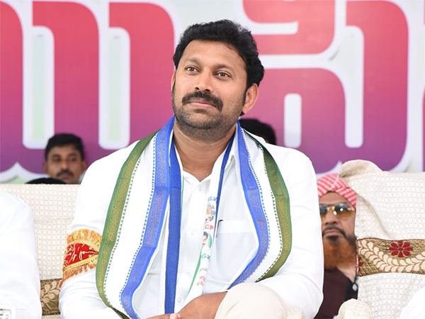 MP_YS_Avinash_Reddy_Arrest