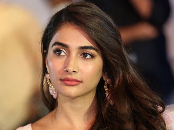 Pooja Hegde Trivikram SSMB28