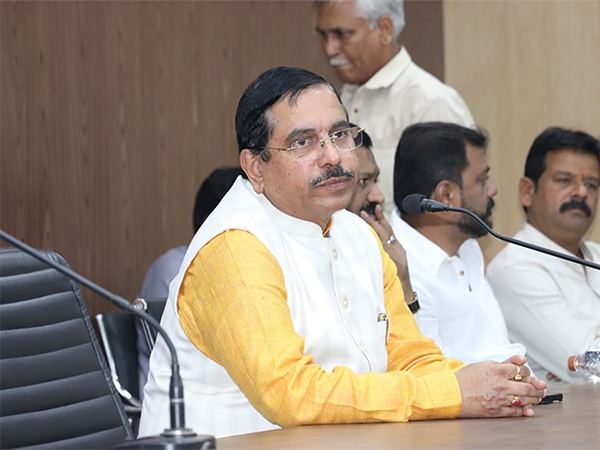 UnionMinister_PralhadJoshi_Population_ Congress_Power Supply