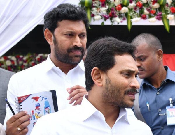 YS_Jagan_YS_Avinash_Reddy