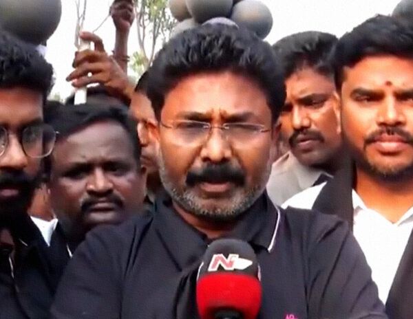 YSRCP-Minister-Audimulapu-Suresh-Protest