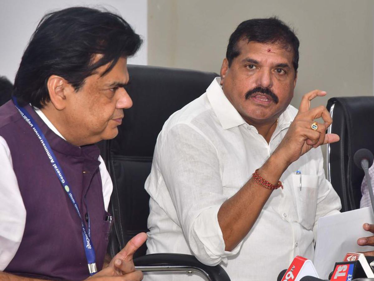 మంత్రి బొత్సకు ఉపాధ్యాయులు అలా పాఠం చెప్పారు