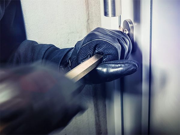 Burgled-TV-Actress