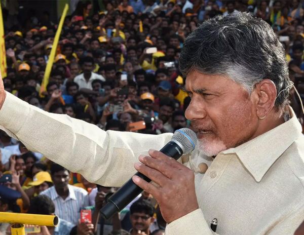 Chandrababu_Naidu_Kodalinani_Gudivada