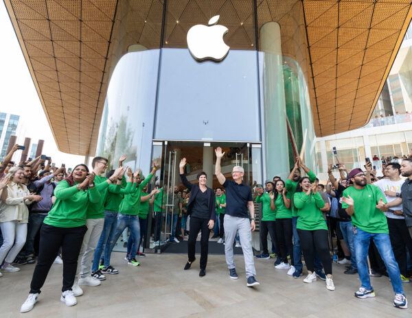 Jim-Cook-Apple-BKC-Mumbai