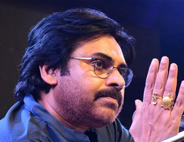 Pawan_Kalyan_Fans_Renu_Desai