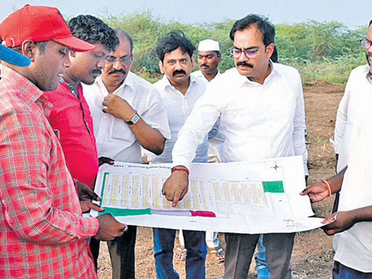 Amaravati Lands Distributing For Poor People