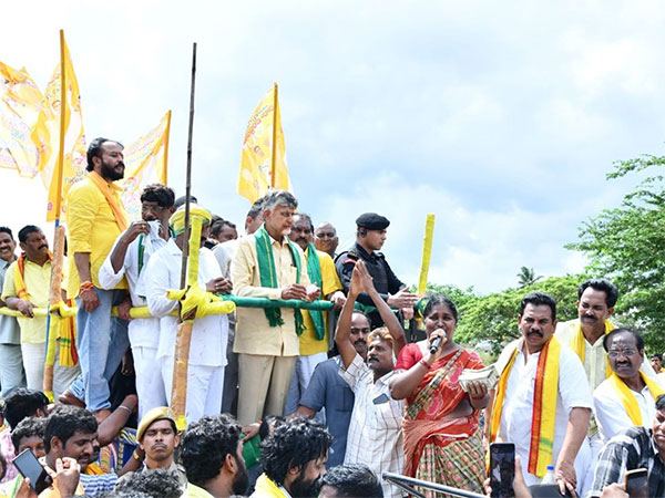 Chandrababu-Naidu-Pays-YSRCP-Lady-Daughter-Education
