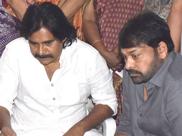 Chiranjeevi-Pawan-Kalyan