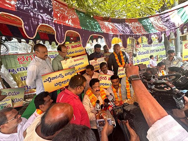 Sunil-Narang-Supports-Liger-Movie-Exbhitors-Protest