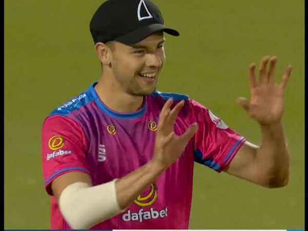 Brad-Currie-Jaw-Dropping-Catch