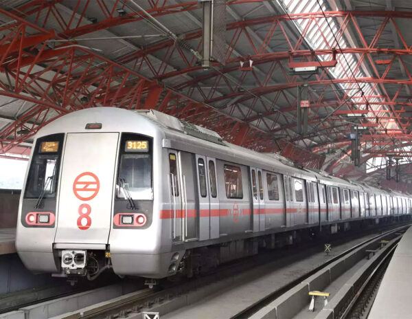 DMRC Banned Making 'Reels' 