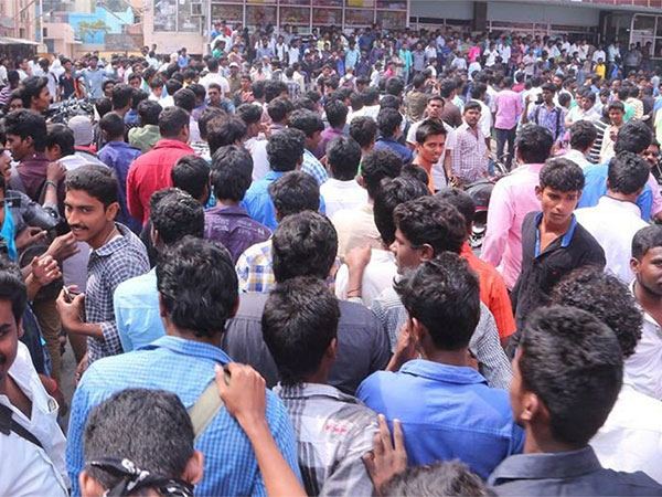 Ee Nagaraniki Emaindi Re-Release